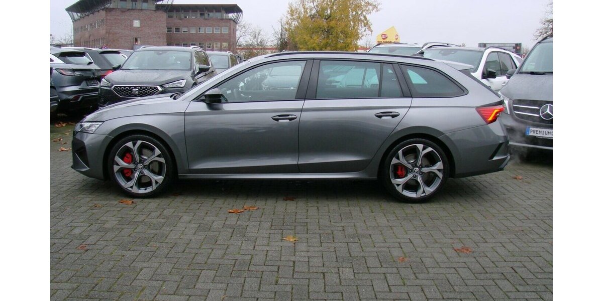 Skoda Octavia RS 2.0TSi AHK ACC LED Kamera 4.466 km 38.980 &euro; Falkensee 14612