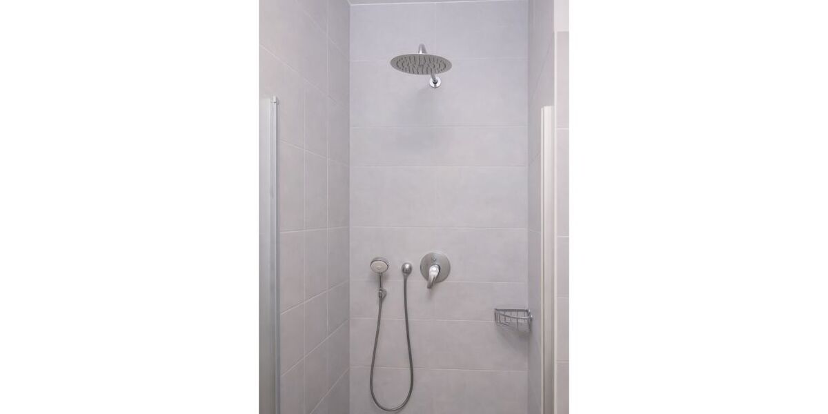 Provisionsfrei* Helles Zuhause mit Gartenidylle & Stellplatz - perfekt für Familien - Reihenmittelhaus Berlin Spandau | Angebot:26085367