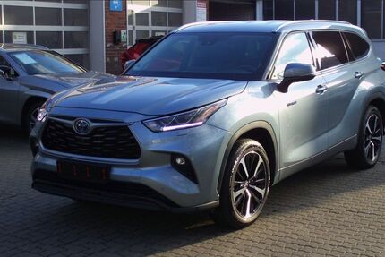 Toyota Highlander 29.786 km 44.500 € Berlin 13403