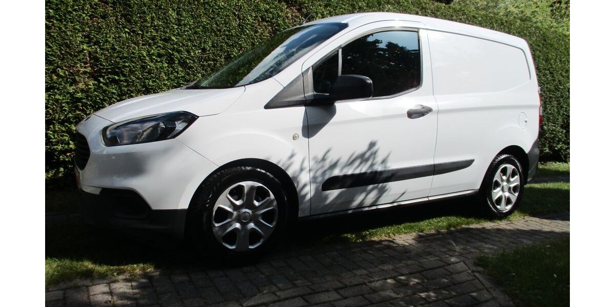 Ford Transit Courier 105.000 km 8.500 &euro; Berlin 13053