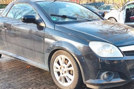 Opel Tigra 161.407 km 1.999 &euro; Berlin 12349