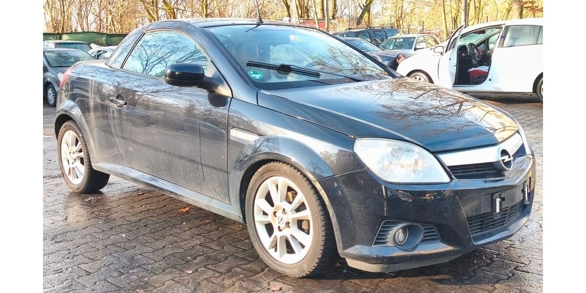 Opel Tigra 161.407 km 1.999 &euro; Berlin 12349