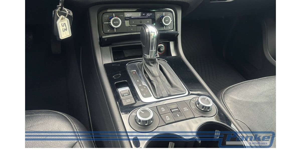 VW Touareg V6 TDI BMT*ALLRad*Standhzg*Pano*Leder* 222.965 km 13.890 &euro; Berlin 13187