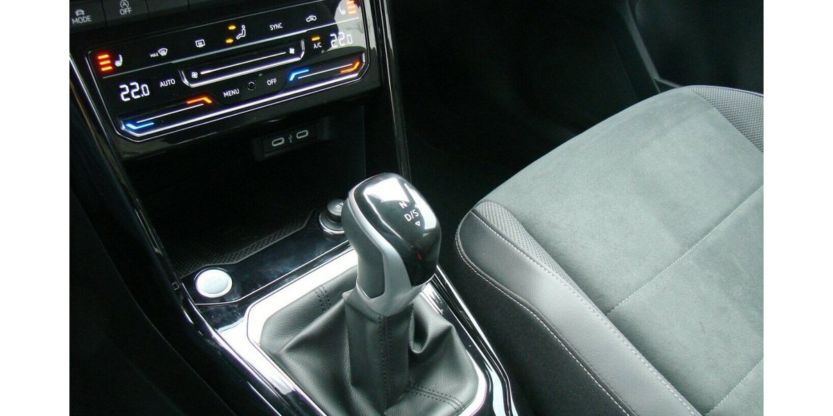 VW T-Roc 1.5TSi R-Line BMT IQ-Light ACC AHK Digital C 11.011 km 29.980 &euro; Falkensee 14612