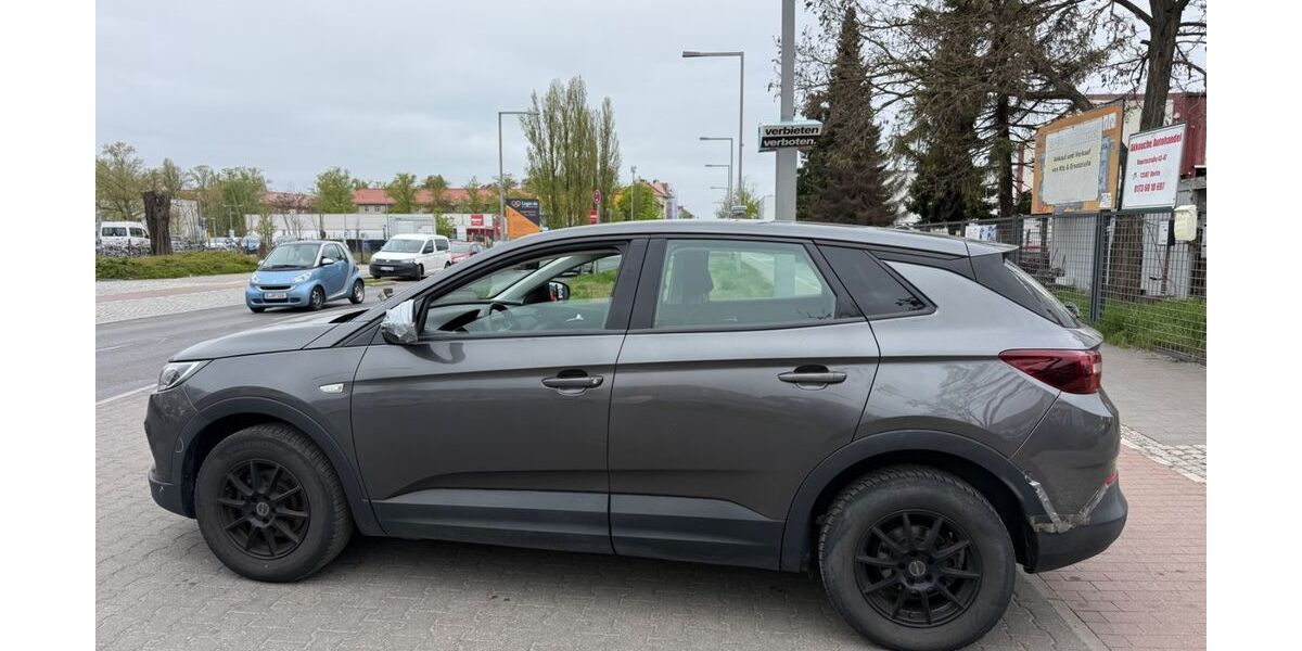 Opel Grandland (X) 150.215 km 6.950 &euro; Berlin (Spandau) 13587