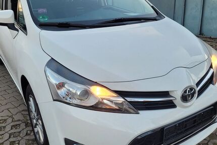 Toyota Verso 174.855 km 7.900 &euro; Berlin 12277