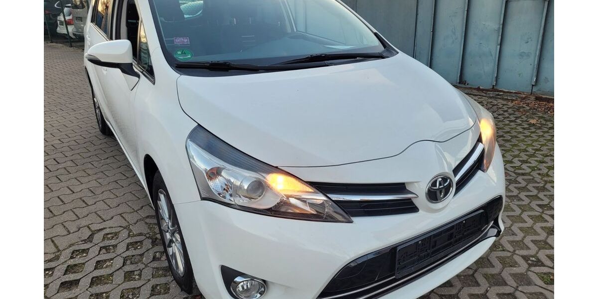 Toyota Verso 174.855 km 7.900 &euro; Berlin 12277