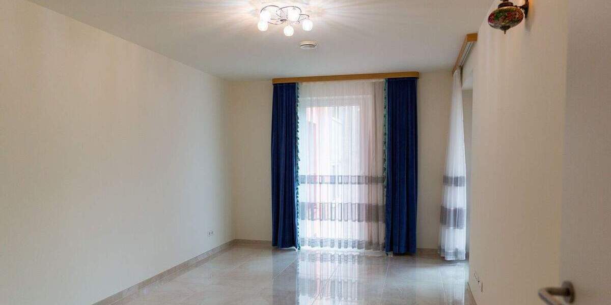 Etagenwohnung Berlin Lichterfelde - 5 Zimmer, 135 m&sup2;, 2.977&euro; | Angebot:25774576