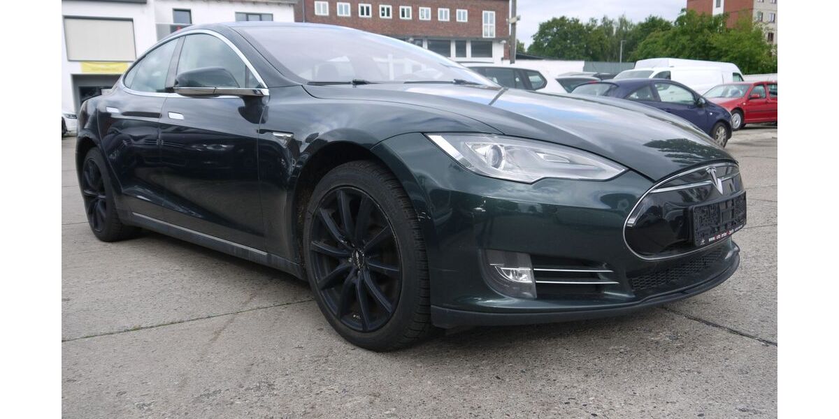 Tesla Model S 255.000 km 14.999 € Berlin 12439
