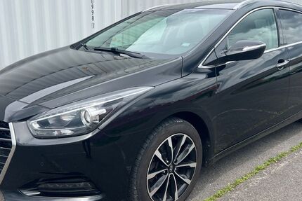Hyundai i40 191.000 km 7.200 &euro; Berlin 12057