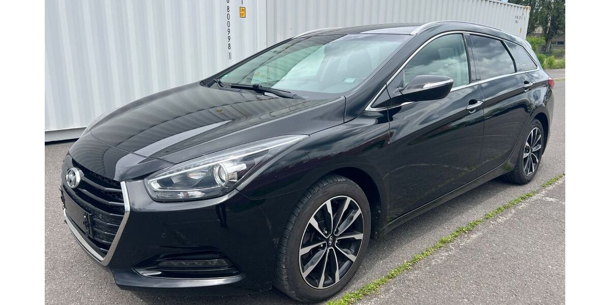 Hyundai i40 191.000 km 7.990 &euro; Berlin 12057