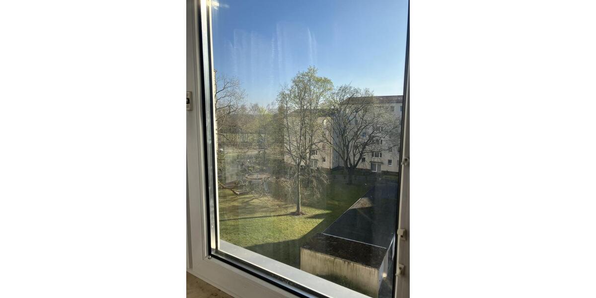 Dachgeschoßwohnung Berlin Spandau - 3 Zimmer, 82 m&sup2;, 1.350&euro; | Angebot:26660611