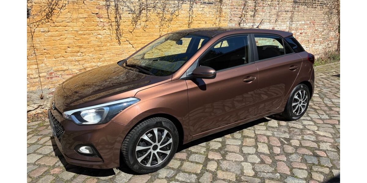 Hyundai i20 48.000 km 9.990 &euro; Berlin 13051