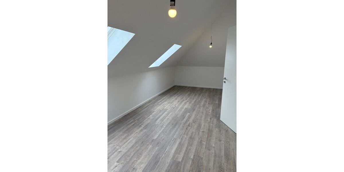 Dachgeschoßwohnung Berlin Reinickendorf - 2 Zimmer, 70 m&sup2;, 1.245&euro; | Angebot:26618728