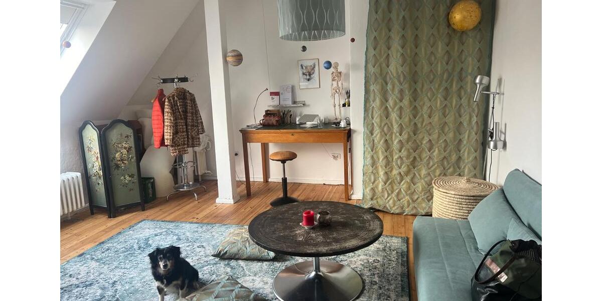 Dachgeschoßwohnung Berlin Charlottenburg-Wilmersdorf - 30 Zimmer, 30 m&sup2;, 250&euro; | Angebot:24772135