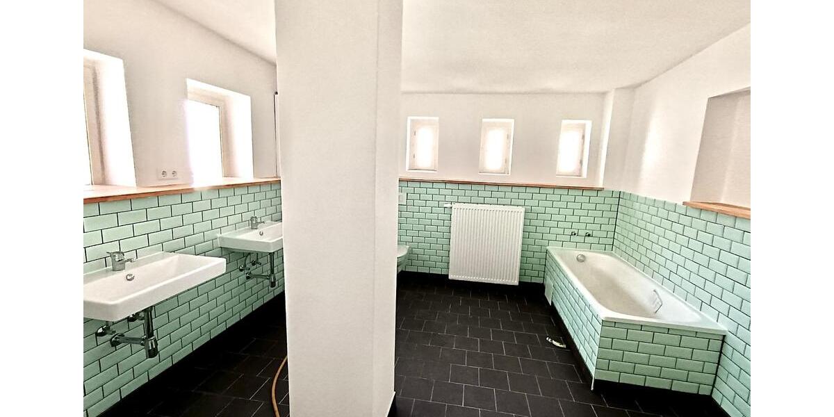 Einfamilienhaus Mittenwalde - 3 Zimmer, 332 m&sup2;, 2.324&euro; | Angebot:25858902