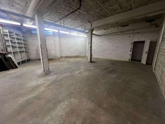Halle in Berlin 870 € 116 m²