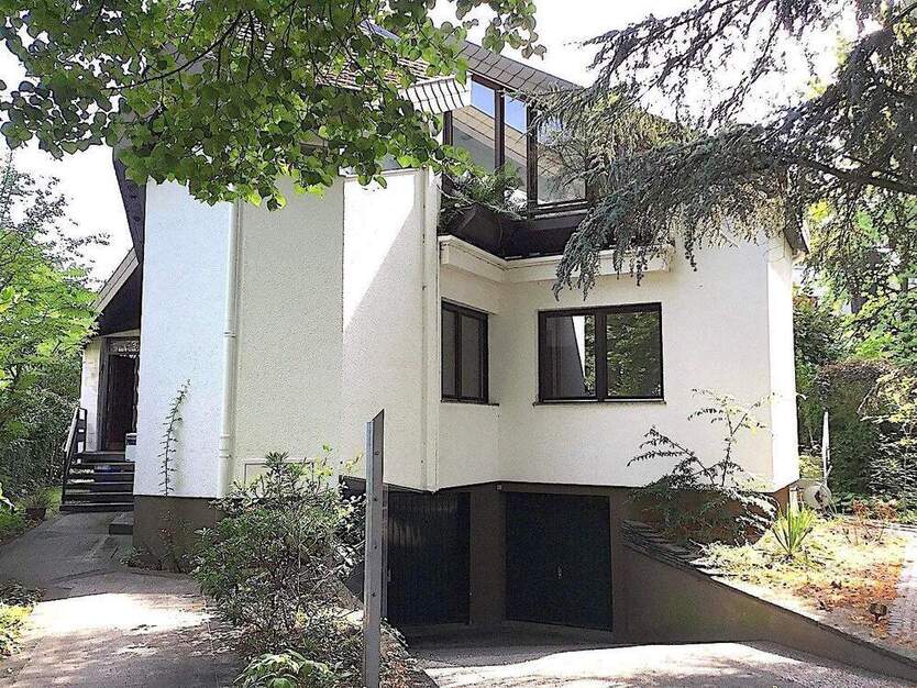 Architektonisches Highlight: Wohnen u. Arbeiten unter einem Dach in getrennten Einheiten, hell u. mit außergewöhnlichem Grundriss!