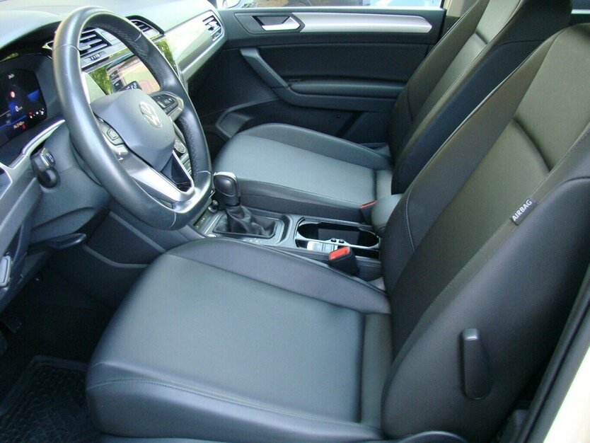 VW Touran 2.0TDI TAXI 7-Sitzer Leder Kamera AHK 89.165 km 27.980 € Falkensee 14612