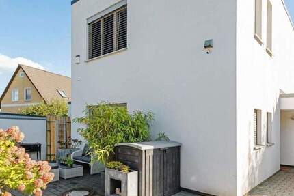 Haus Berlin Niederschönhausen - 5 Zimmer, 136 m&sup2;, 2.750&euro; | Angebot:24808325