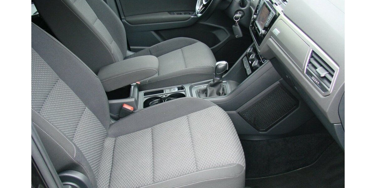 VW Touran 1.4 TSi BMT Comfortline ACC LED AHK 7Sitzer 99.986 km 16.980 &euro; Falkensee 14612