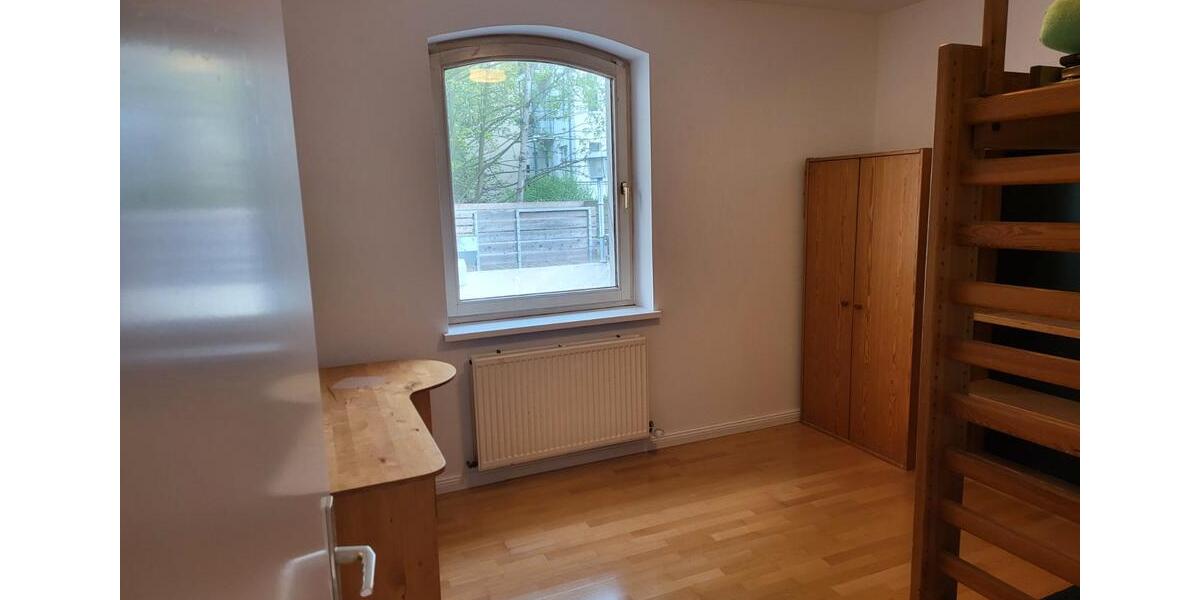Dachgeschoßwohnung Berlin Steglitz-Zehlendorf - 4 Zimmer, 136 m&sup2;, 2.980&euro; | Angebot:26298973