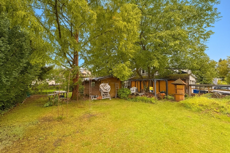 Generationenhaus mit Modernisierungsbedarf, gewerbliche Nutzung möglich 10 zimmer