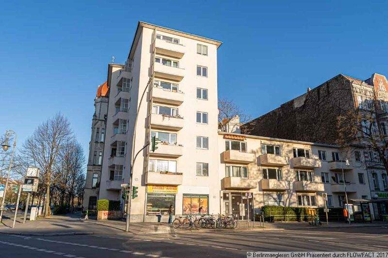 Vacant apartment with balcony in the middle of Kreuzberg 1 zimmer