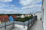 Hochwertig eingerichtete DG-Wohnung mit großer Dachterrasse u. schöner Aussicht auf den Hahneberg 4 zimmer
