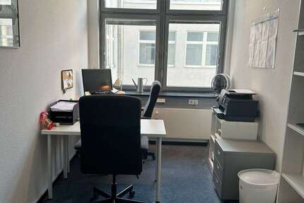 Büro in Schönefeld 430 € 20.19 m² zimmer