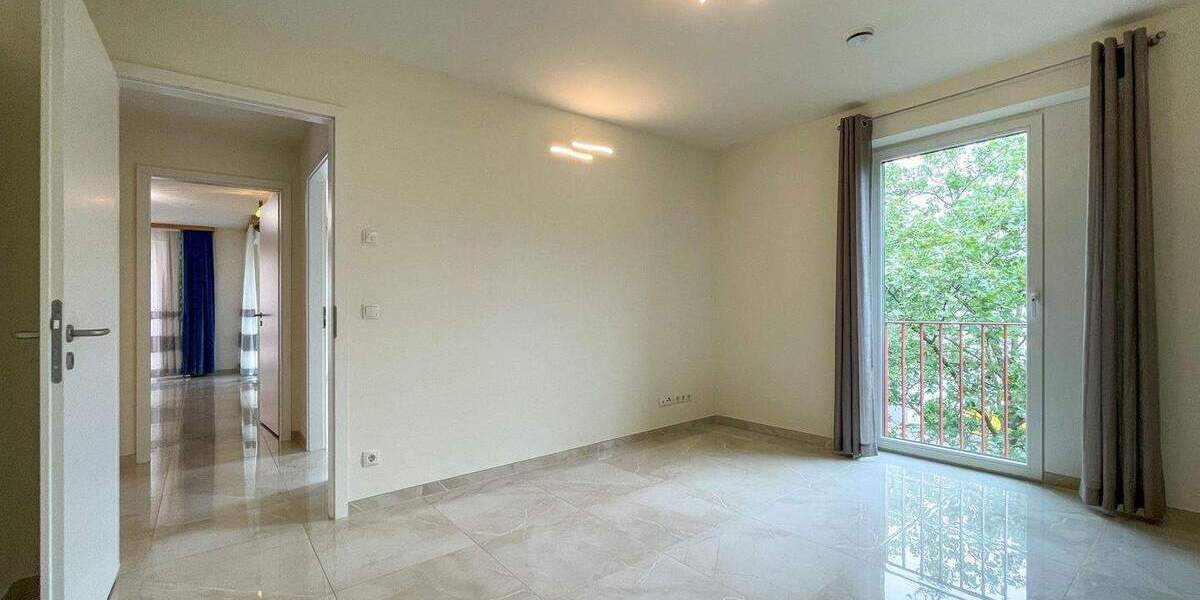 Etagenwohnung Berlin Lichterfelde - 5 Zimmer, 135 m&sup2;, 2.977&euro; | Angebot:25685198