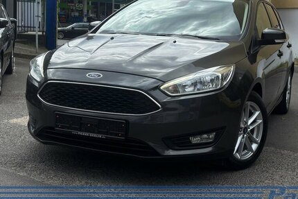 Ford Focus Business*Automatik*Tempo*Navi*SHZ*LED-T* 87.794 km 10.890 &euro; Berlin 13187