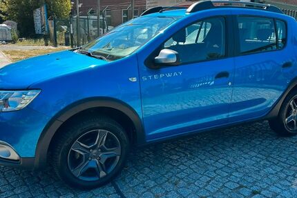 Dacia Sandero 49.500 km 10.500 &euro; Berlin-Spandau 13585