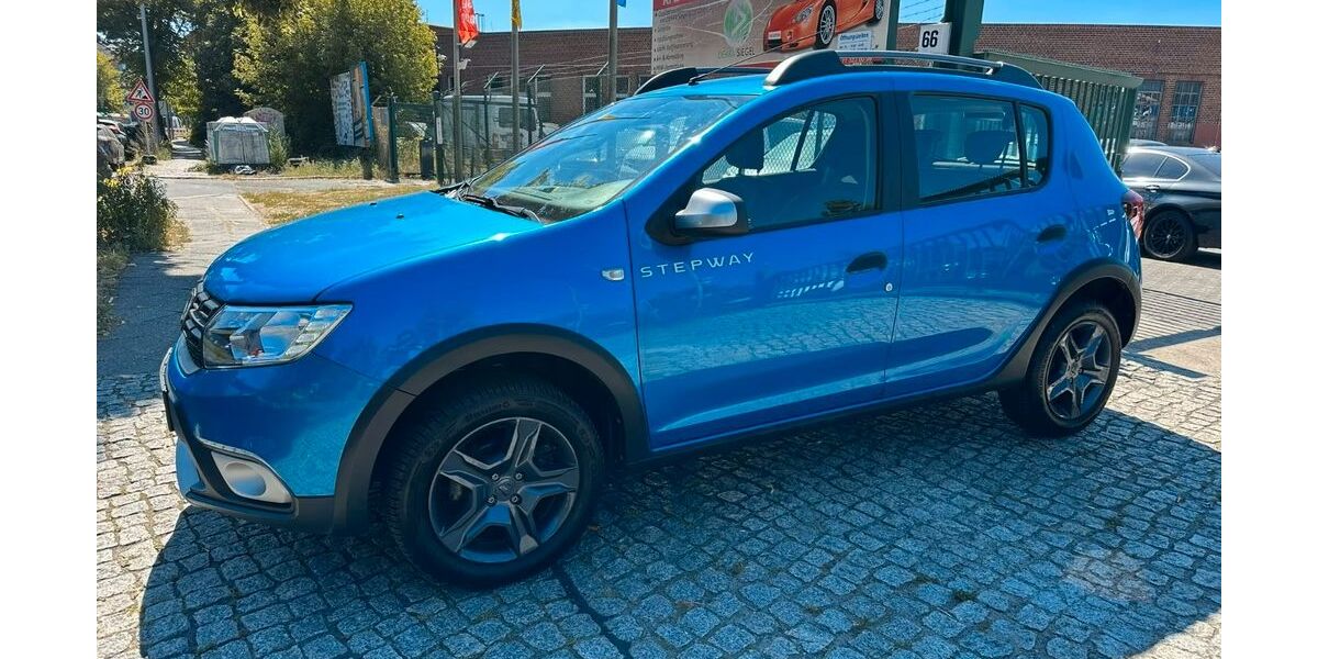 Dacia Sandero 49.500 km 10.500 &euro; Berlin-Spandau 13585