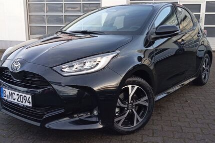 Toyota Yaris 1.750 km 27.390 &euro; Berlin 13403