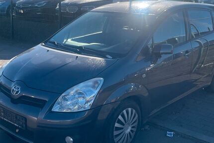 Toyota Corolla Verso 400.000 km 1.900 € Berlin 13597