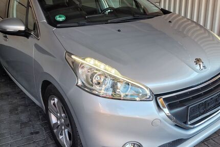 Peugeot 208 81.433 km 8.950 &euro; Berlin 12277
