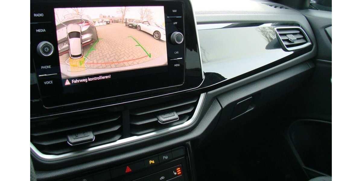 VW T-Roc 1.5TSi R-Line BMT IQ-Light ACC AHK Digital C 11.011 km 29.980 &euro; Falkensee 14612