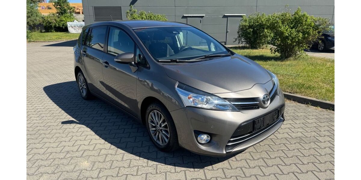 Toyota Verso 125.052 km 14.700 &euro; Mittenwalde 15749