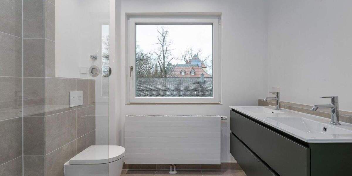 Kernsanierte 3-Zimmerwohnung mit Loggia + TG-Stellplatz in Bestlage Berlin-Wannsee 3 zimmer