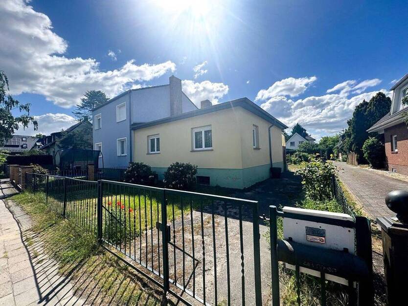 Großes Grundstück (540m²) mit sanierungsbedürftigem, unterkellertem Haus und Nebengelass (Ausbaureserve) 2 zimmer