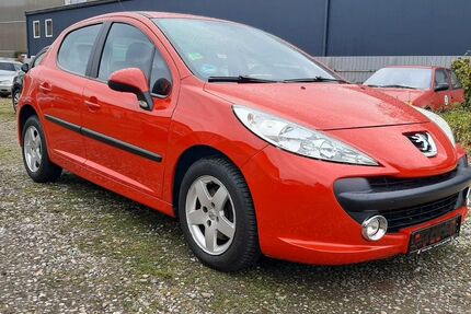 Peugeot 207 89.000 km 2.700 &euro; Berlin 13088