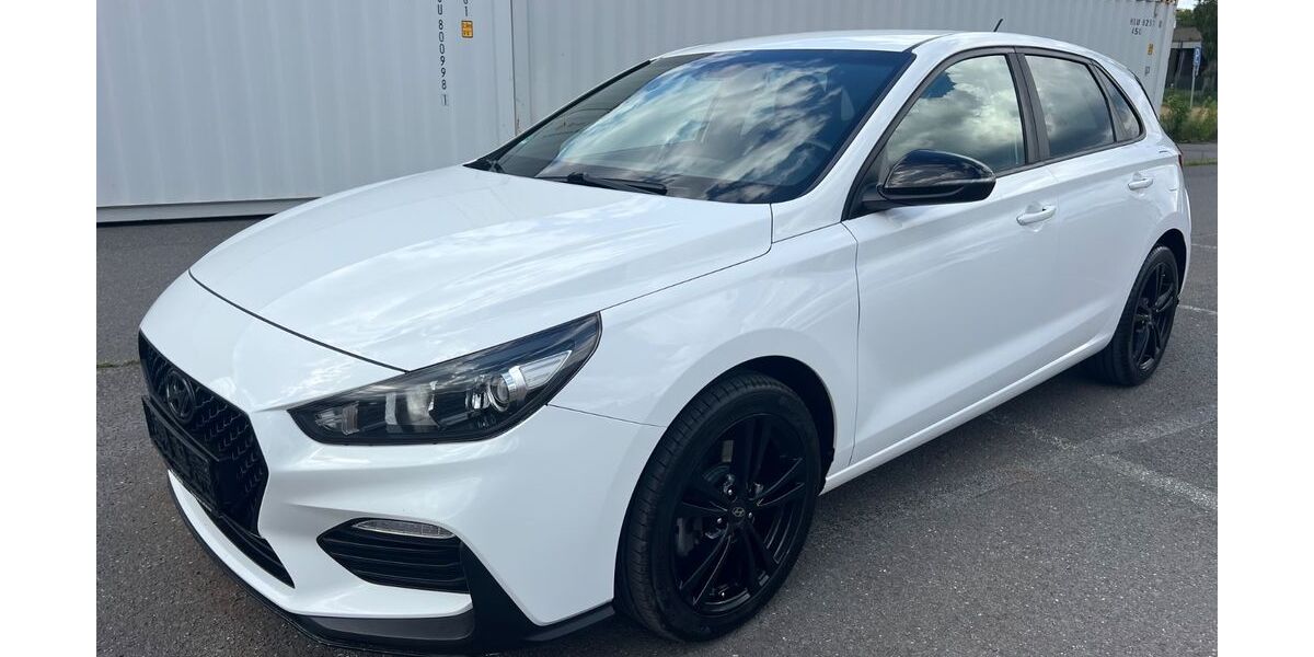 Hyundai i30 108.000 km 9.750 &euro; Berlin 12057