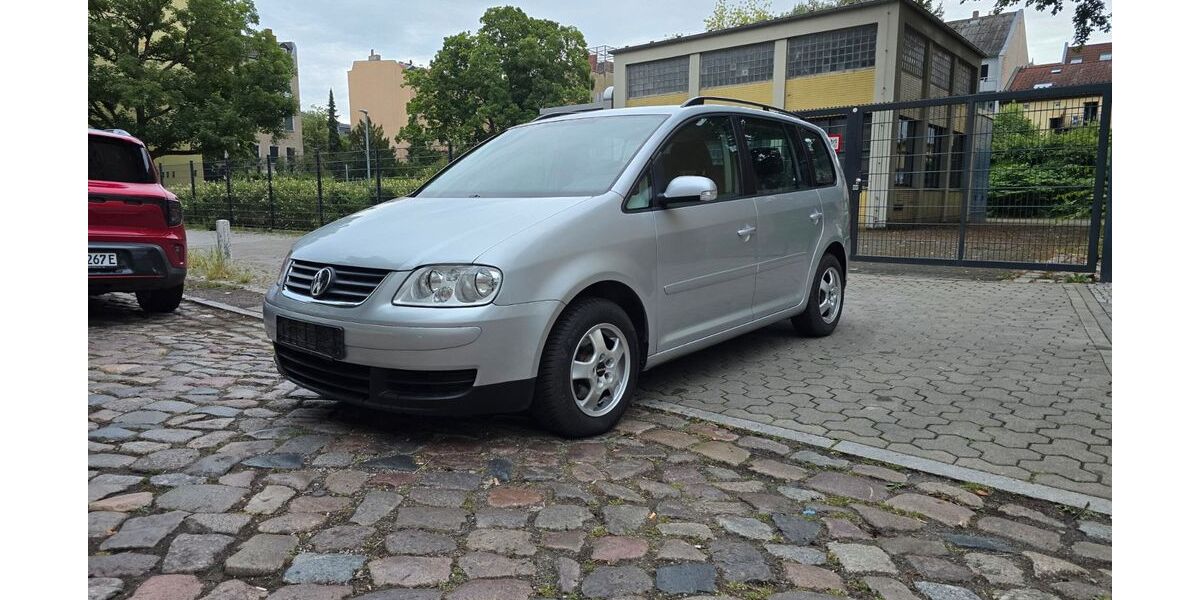 VW Touran 65.000 km 6.750 &euro; Berlin 13403