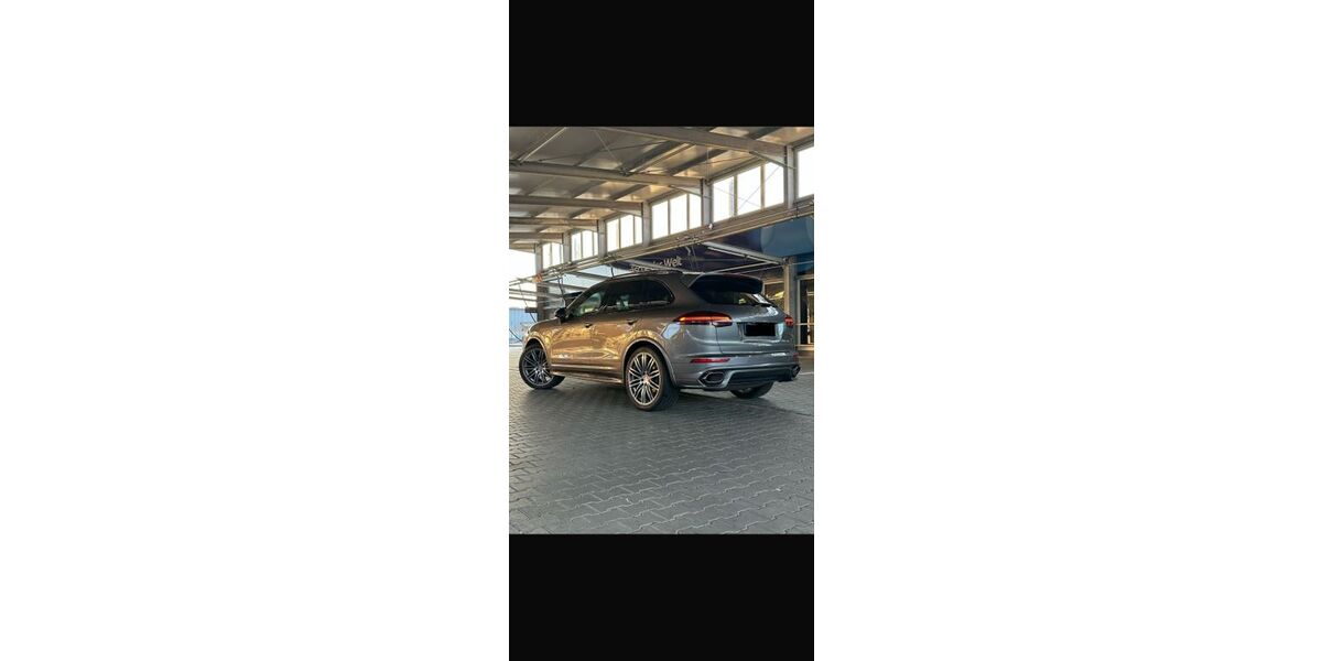 Porsche Cayenne 239.977 km 27.700 € Berlin 12277
