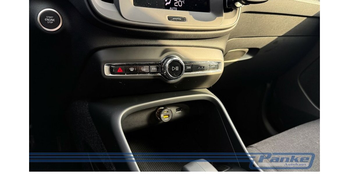 Volvo XC40 Essential 2WD 8G*LED*Virtuall*PDC*BT*Tempo* 15.156 km 25.990 &euro; Berlin 13187