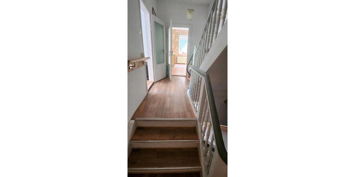 Doppelhaushälfte - 7 Zimmer, 140 m&sup2;, 56.000&euro; | Angebot:27288956