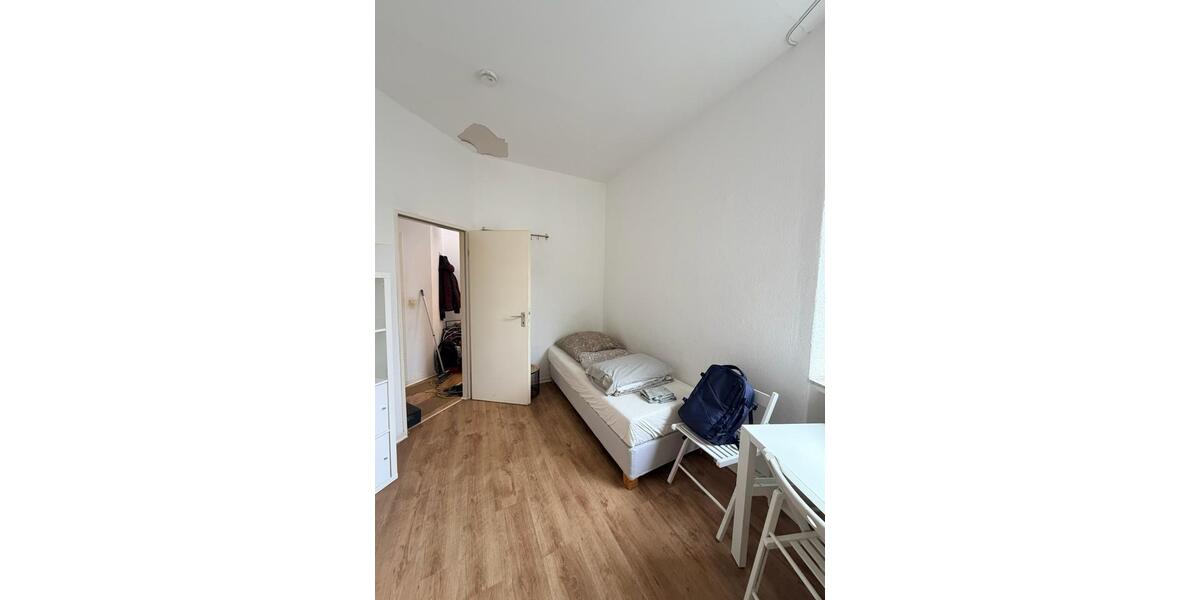 Etagenwohnung Berlin Charlottenburg-Wilmersdorf - 4 Zimmer, 110 m&sup2;, 400&euro; | Angebot:26205492