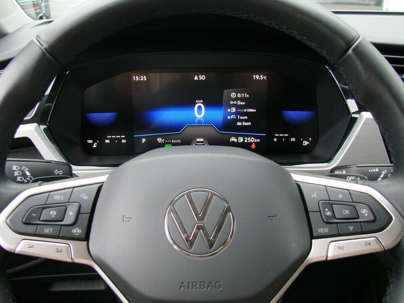 VW Touran 1.5TSi Comfortline 7-Sitzer ACC Navi Kamera 23.085 km 30.980 € Falkensee 14612