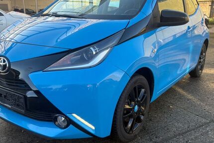 Toyota Aygo (X) 79.000 km 9.890 &euro; Berlin 12099